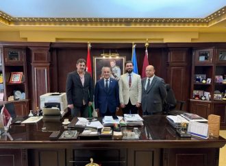 وفد من كلية التربية الرياضية بجامعة الأنبار يزورعمان الأهلية