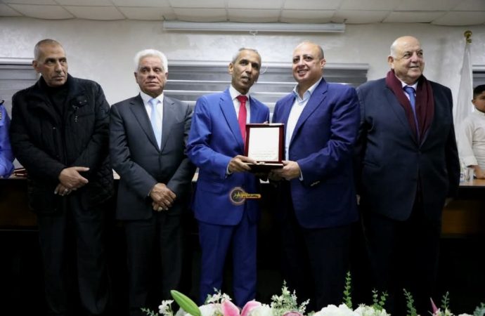 تكريم مستحق لجامعة عمان الأهلية تقديراً لدورها في خدمة المجتمع المحلي بمحافظة البلقاء