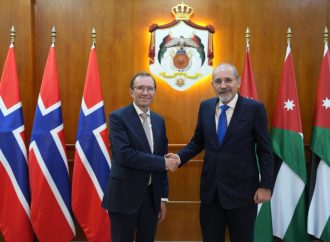 وزير الخارجية ونظيره النرويجي يؤكدان أهمية الوقف الفوري لإطلاق النار في غزة