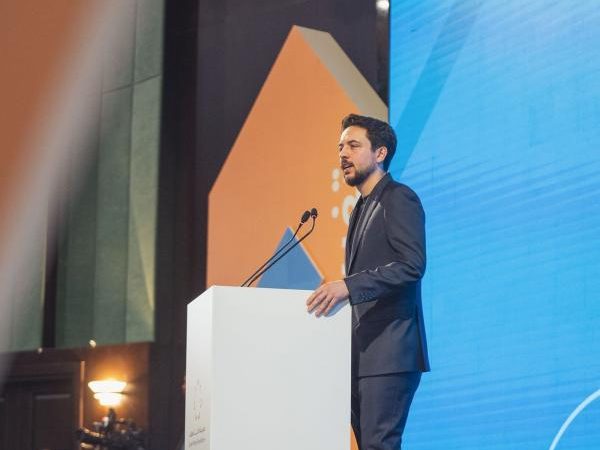 ولي العهد: منصة تجمع الشباب بصناع القرار