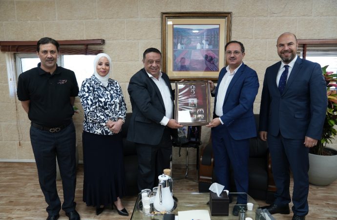افتتاح نافذة للبريد الأردني في الجامعة الألمانية الأردنية