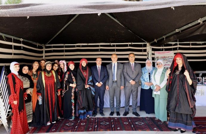 معرض المنتجات المحلي الثاني 2025 في عمان الاهلية