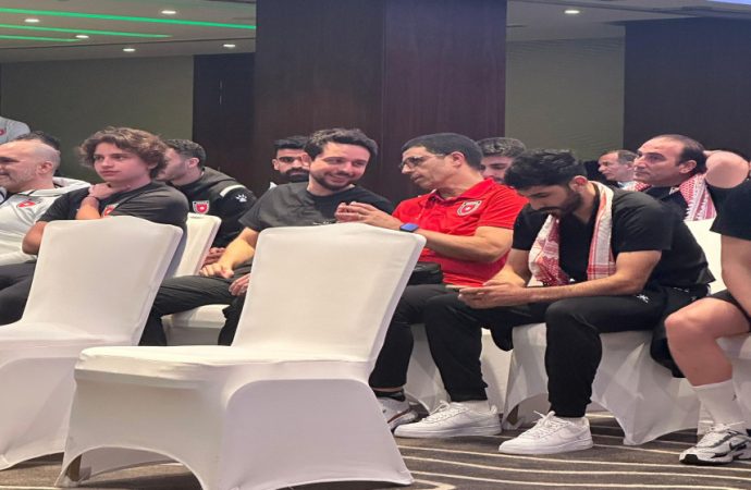 ولي العهد والأميران علي وهاشم يتابعون مباراة العراق وكوريا الجنوبية برفقة نشامى المنتخب