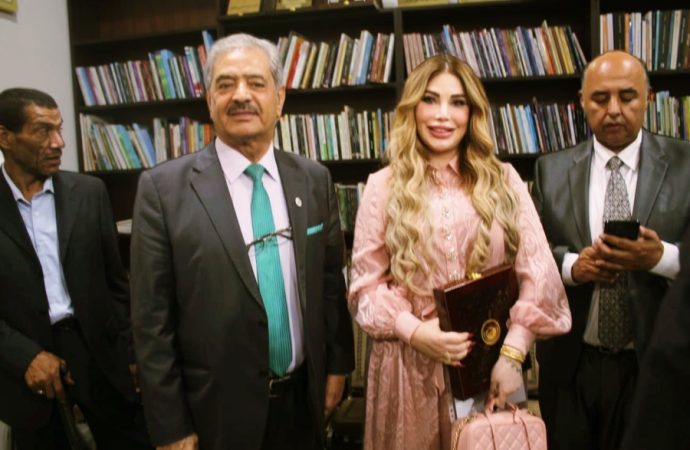 بالصور : منتدى البيت العربي الثقافي يعقد ندوة فكرية بعنوان “العنف الأسري وكيفية معالجته من خلال الأدب
