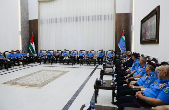 بالصور : المعايطة يتفقد مرتبات الأمن العام، ويشاركهم صلاة العيد، ويوعز بمواصلة الجهود .