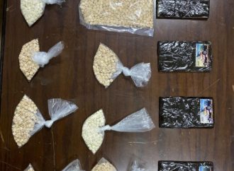 ضبط 3 مهربي مخدرات يرتبطون بعصابات خارجية