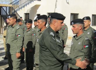 بالصور: مساعدو مدير الامن العام يشاركون مختلف الوحدات اول ايام عيد الأضحى المبارك.