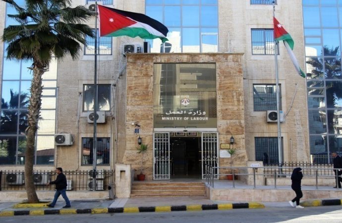 تمديد فترة تصويب أوضاع العمالة السورية حتى نهاية حزيران الحالي