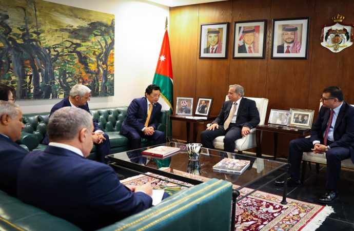 رئيس الوزراء يستقبل المدير العام لمنظمة الأغذية والزراعة للأمم المتحدة “الفاو”