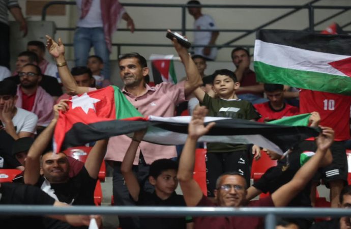 13 موقعا لشاشات عرض تبث مباراة المنتخب الوطني مع العراق