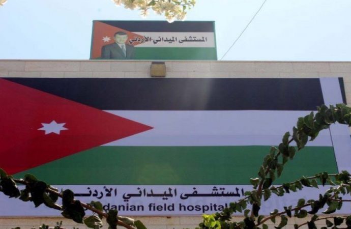 الجيش: إصابة ممرض بشظية بمحيط المستشفى الميداني الأردني في غزة