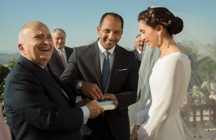 عقد قران الآنسة زين الشرف ناصر جودة على الدكتور الشرايعة