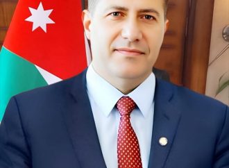 الدكتور زياد الدويري يفوز بجائزة التميز لعام 2025 من دار نشر عالمية