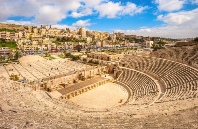 طقس حار نسبيا في أغلب المناطق الأربعاء