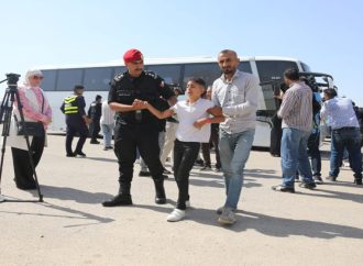 الأردن ينفذ إجلاء بريا لـ34 مريضا من غزة برفقة 97 مرافقا الأربعاء