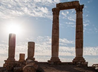 طقس حار في أغلب المناطق الجمعة