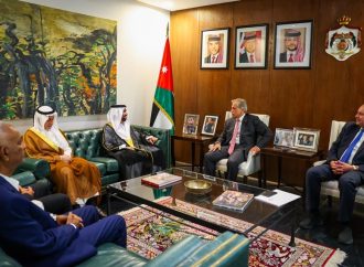 رئيس الوزراء يستقبل رئيس البرلمان العربي والوفد المرافق له