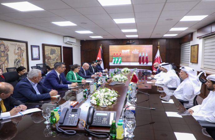 بحث تعزيز التعاون بين الأردن وقطر في المجال السياحي