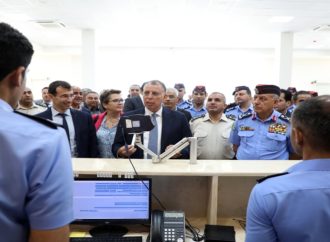 وزير الداخلية يفتتح مبنى الحافلات وغرفة الإدارة المتكاملة في مركز حدود جابر