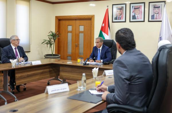 رئيس الوزراء: العقبة أمامها فرص كبيرة ومشاريع استراتيجية