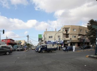 حملة لإزالة البسطات غير المرخصة في إيدون