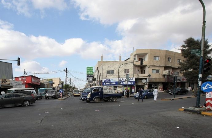 حملة لإزالة البسطات غير المرخصة في إيدون