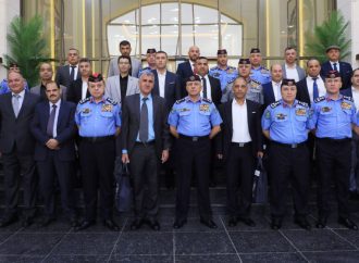 مدير الأمن العام يكرم كبار الضباط المتقاعدين تقديرا لعطائهم المميز