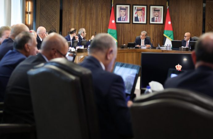 %32.4 نسبة إنجاز أولويات رؤية التحديث الاقتصادي للأعوام (2023-2025)