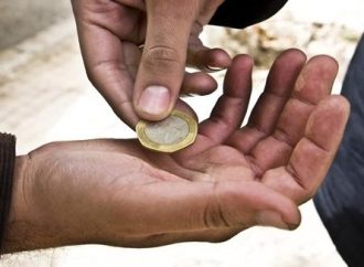 ضبط كبير المتسولين في مادبا متنكرًا بهيئة مسن