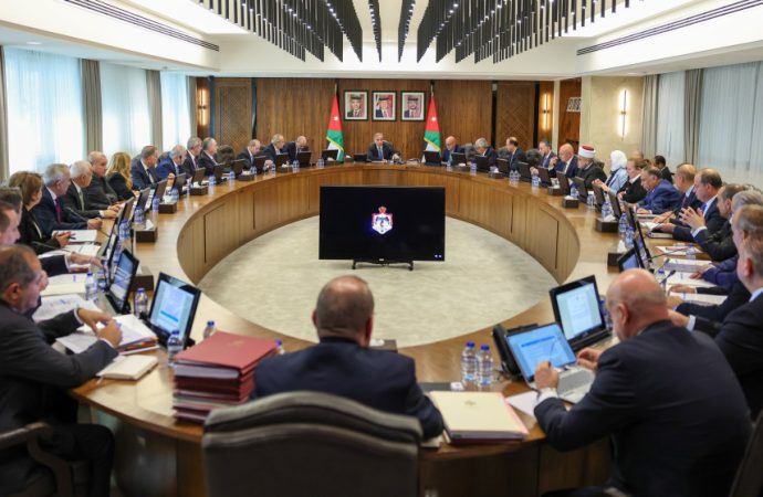 رئيس الوزراء: وقتنا جميعاً ليس مُلكاً لنا بل هو حق للأردن والأردنيين