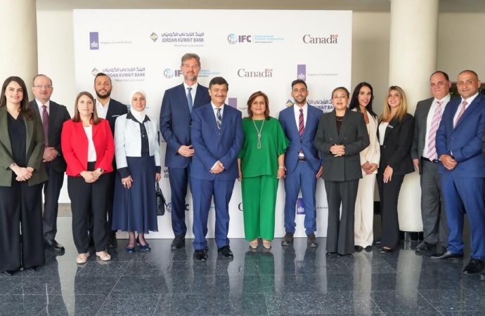 البنك الأردني الكويتي يحتفل بتخصيص كامل عوائد أول سند أخضر  في الأردن