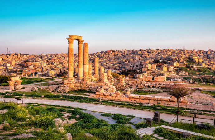 بدء تراجع الموجة الحارة الجمعة وانحسارها السبت
