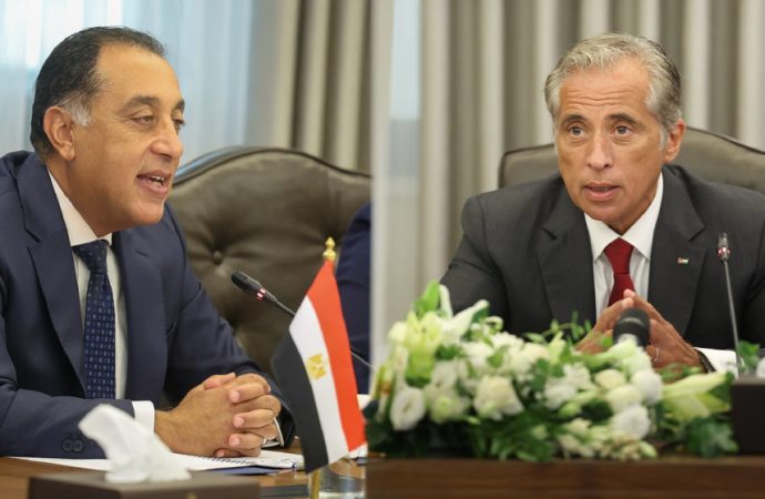 حسّان ومدبولي يؤكدان ضرورة تكثيف الجهود لإنهاء الحرب على غزة