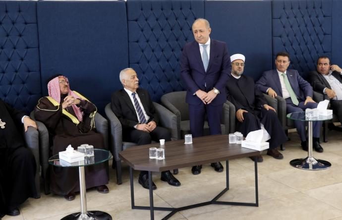 رئيس الديوان الملكي ينقل تعازي الملك وولي العهد الى آل نفاع وعشيرة الداؤد