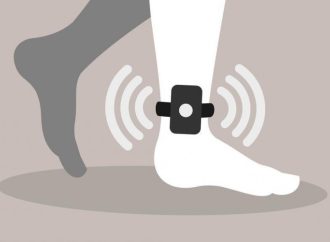 تطبيق المراقبة الإلكترونية على 30 حالة خلال تموز و121 منذ بداية العام