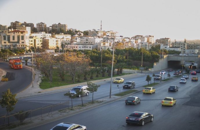 وزارة الأشغال: لا رسوم بالمطلق على أي طرق رئيسة أو فرعية قائمة الآن ومستخدمة