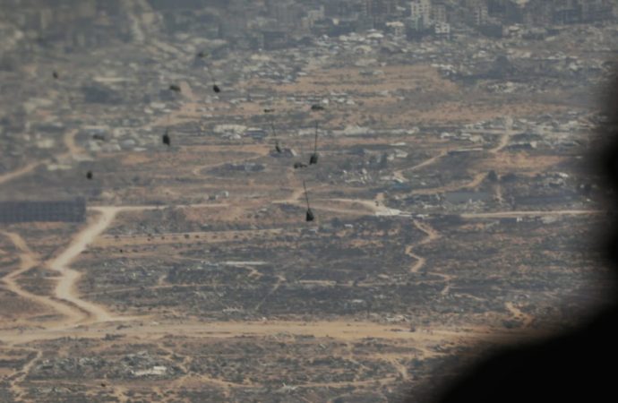 الأردن يواصل إيصال المساعدات إلى غزة عبر إنزالات جوية جديدة