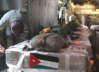 الأردن يواصل إيصال المساعدات إلى غزة عبر إنزالات جوية جديدة