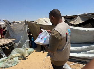 الحملة الأردنية توزع وجبات غذائية في مخيم “الفجر 3” غرب خان يونس