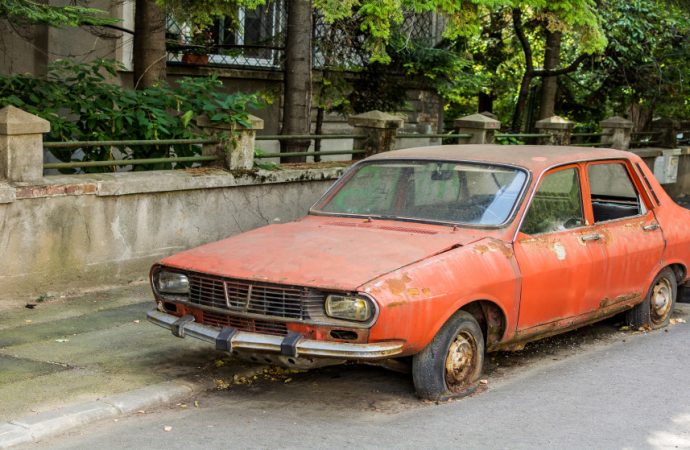 بلدية إربد تمهل مالكي المركبات المهجورة حتى 15 آب لإزالتها