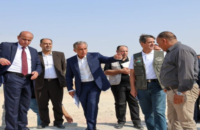 حسّان من الكرك: ضرورة إنجاز الأعمال في موعدها المقرر