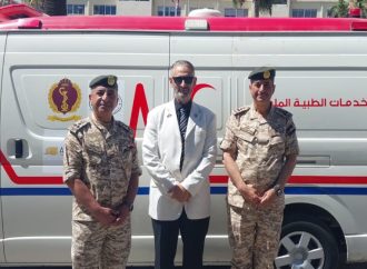 الأردن يتسلم سيارات إسعاف من منظمة باكستانية لصالح غزة