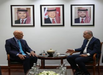 وزير الخارجية يلتقي المبعوث الأميركي لسوريا قبيل اجتماع ثلاثي في عمّان