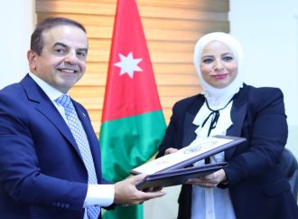 اتفاقية توفر إمكانية توصيل جواز السفر الإلكتروني عبر البريد الأردني