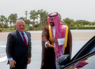 الملك يعود إلى أرض الوطن بعد زيارة إلى السعودية