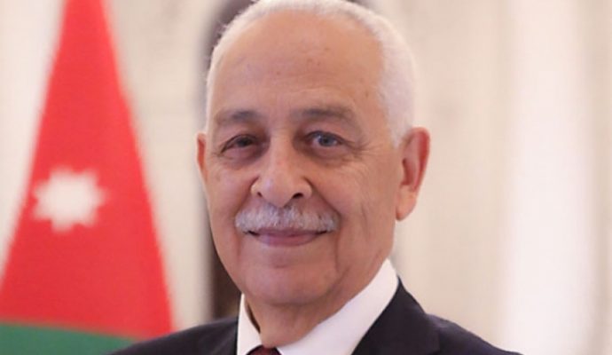 العيسوي ينقل تمنيات الملك وولي العهد بالشفاء للعين ناصر اللوزي