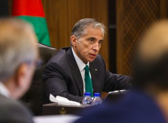 حسّان يطلب من الوزراء المغادرين التعاون مع زملائهم الجدد وتسليم الملفات إليهم