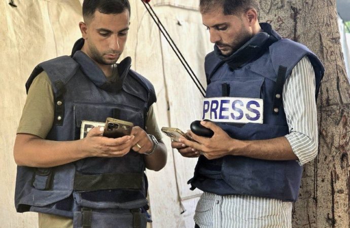 استشهاد الصحفيين أنس الشريف ومحمد قريقع باستهداف خيمة في مستشفى الشفاء