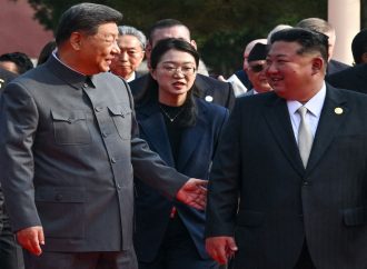 شي جينبينغ يعقد مباحثات مع الزعيم الكوري الشمالي أثناء زيارته بكين