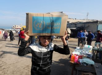 “الأونروا”: قادرون على تجهيز 6 آلاف شاحنة مساعدات طارئة إلى غزة فور رفع الحظر